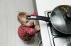 Wie man einem Kind das Kochen beibringt