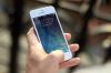Blaues Licht vom Bildschirm des Smartphones: Der Schaden und Möglichkeiten zum Schutz
