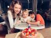 Die Schauspielerin Milla Jovovich enthüllte den Geburtstag ihrer Tochter