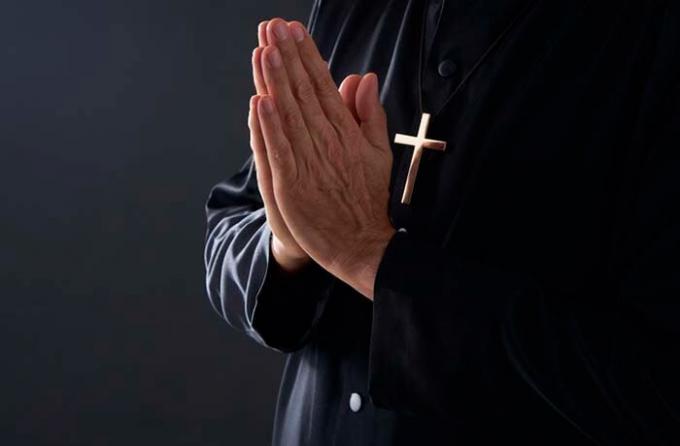 Dämonen nicht nähern, wenn beten, Beichte und Kommunion (Fotoquelle: shutterstock.com)