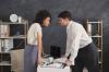 Office Romance: Warum nicht eine Beziehung bei der Arbeit beginnen