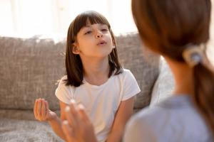 5 Reden, wie Sie einem Kind beibringen können, während Sie zu Hause sind