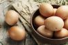 Wie man Eier für Ostern auf originelle Weise bemalt: 10+ Ideen