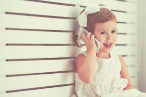 Wenn ein Kind ist das erste Mobiltelefon zu kaufen: Gutachten