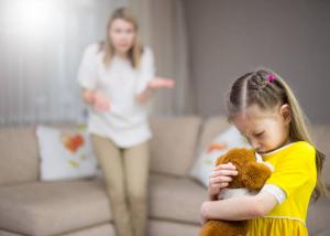 Wie reagieren auf ihre Kinder Mütter schreien