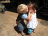 Ah, diese Liebe: 10 lustige Fotos von verliebten Babys