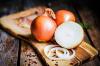 7 Life Hacks mit Zwiebeln, die nicht nur in der Küche nützlich sind