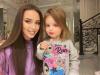 Model Anastasia Kostenko schockierte das Netzwerk, indem sie ihre 2-jährige Tochter zusammenstellte