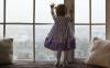 So schützen Sie ein Kind vor dem Herausfallen aus dem Fenster: Experten raten