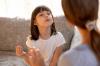 Kinder lernen anhand eines Beispiels: 5 wichtige Dinge, die Eltern mit einem Kind nicht tun sollten