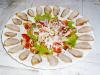 Selbst gemachter Salat „Caesar“ mit der Türkei und Käse kurt