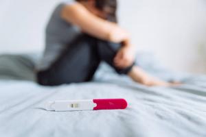 Wie eine Diagnose der Unfruchtbarkeit überleben: Psychologen Tipps
